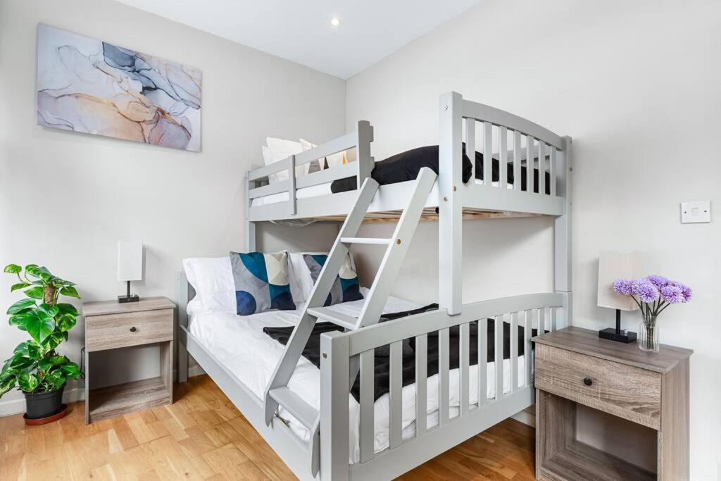 Metro Marvel: 1-bed Gem Appartamento *